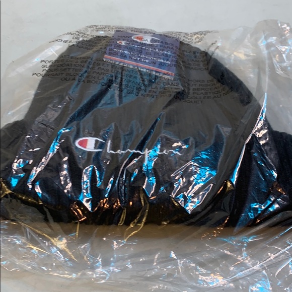 Champion Script Logo Beanie - Black NWT - Picture 7 of 13
